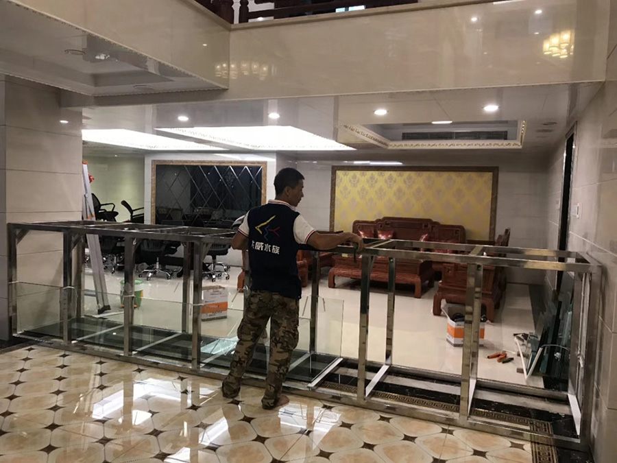 大廳隔斷定制大型魚缸——龍威水族