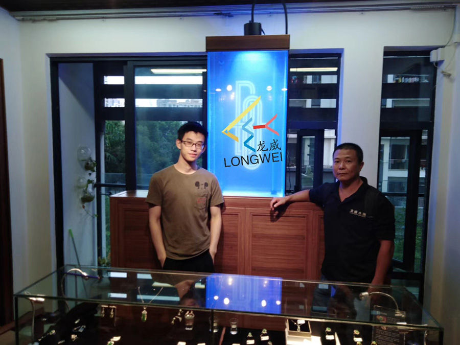 深圳南山區(qū)實木定制魚缸實力過硬 行業(yè)領(lǐng)航者